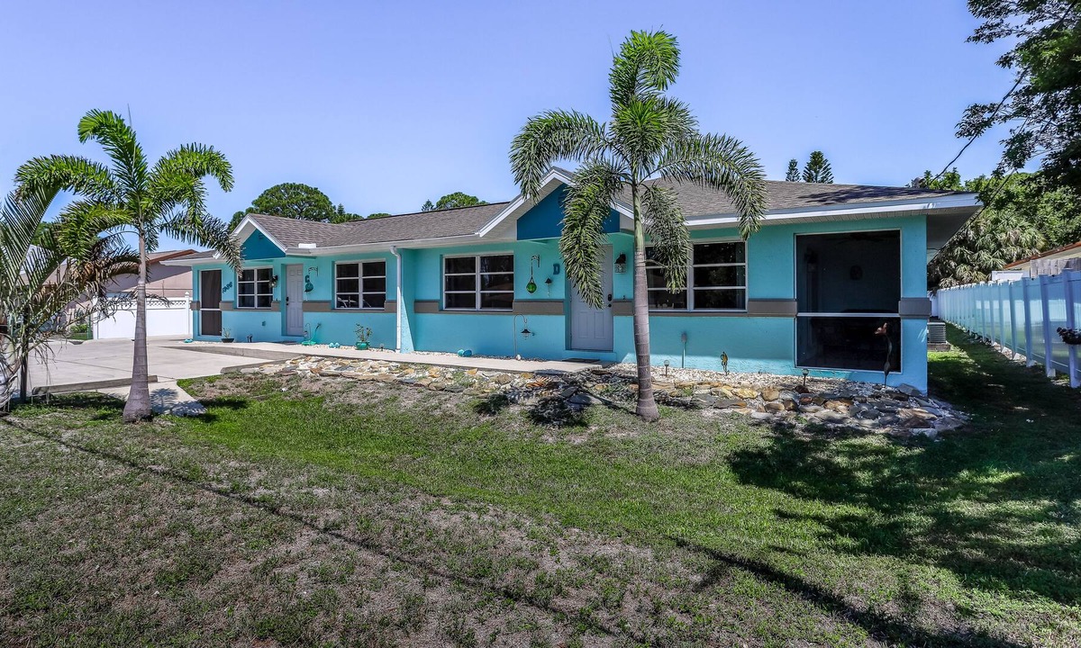 Grove City Apartment | Dog-friendly home with WiFi, AC, W/D, pool, grill, & ping-pong - near beach