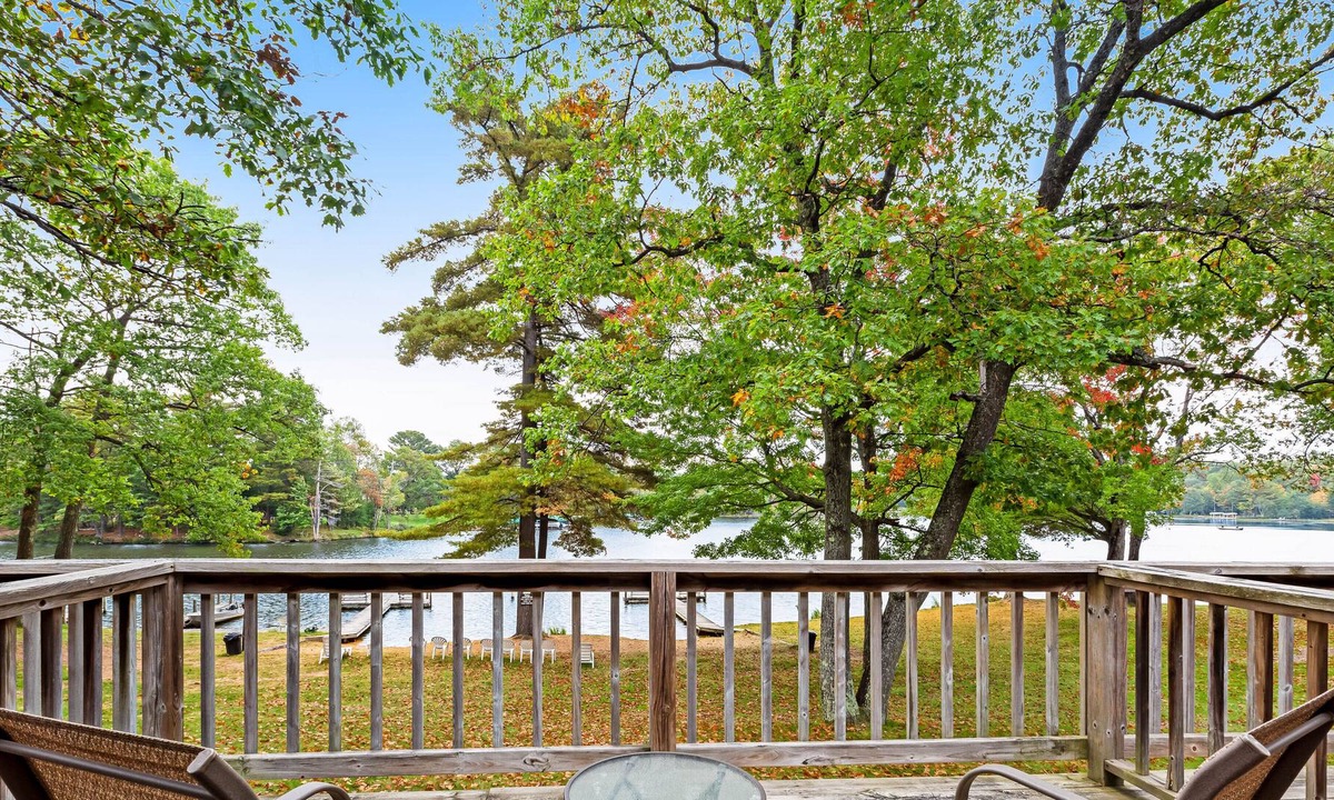 Eagle River Apartment | Dog-friendly, lakefront studio w/ shared dock, sports courts & game room