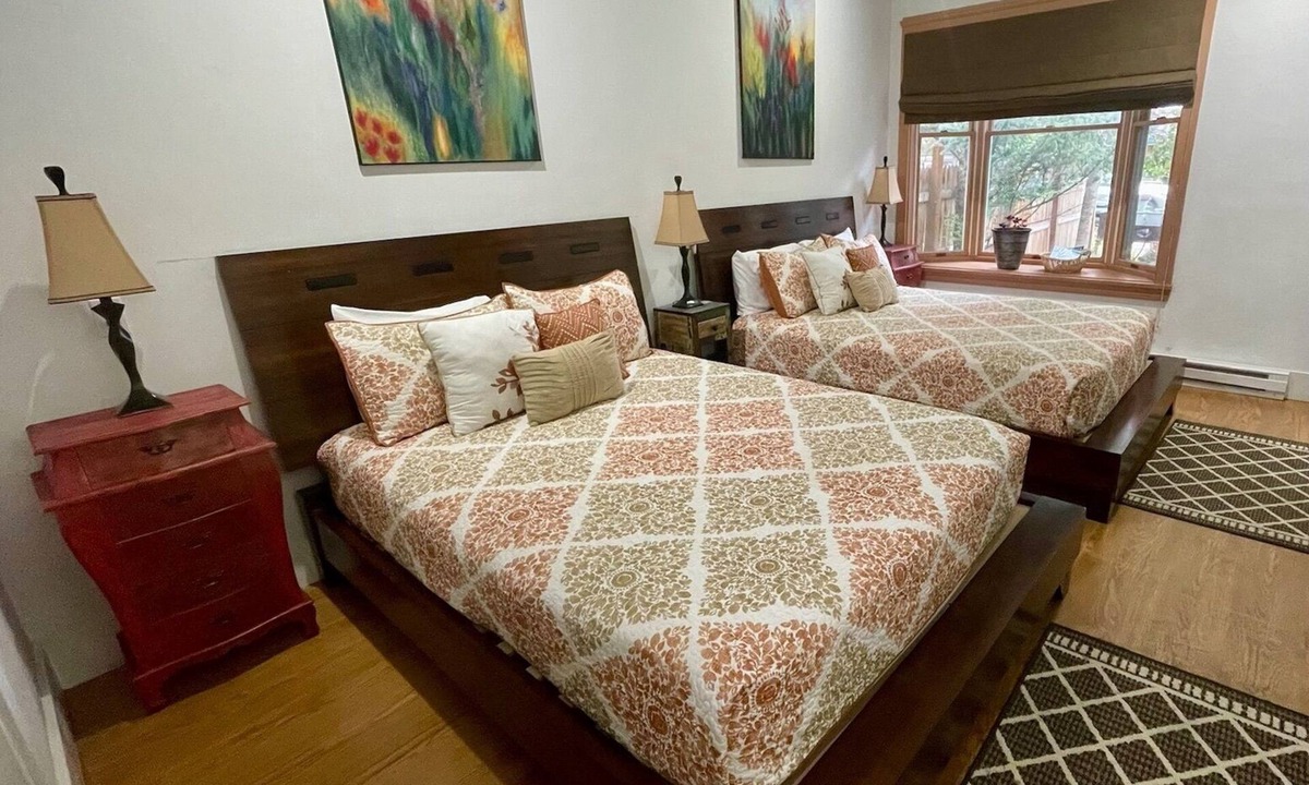 Westcliffe Hotel | Dog-Friendly Mountain Retreat: Aspen Suite