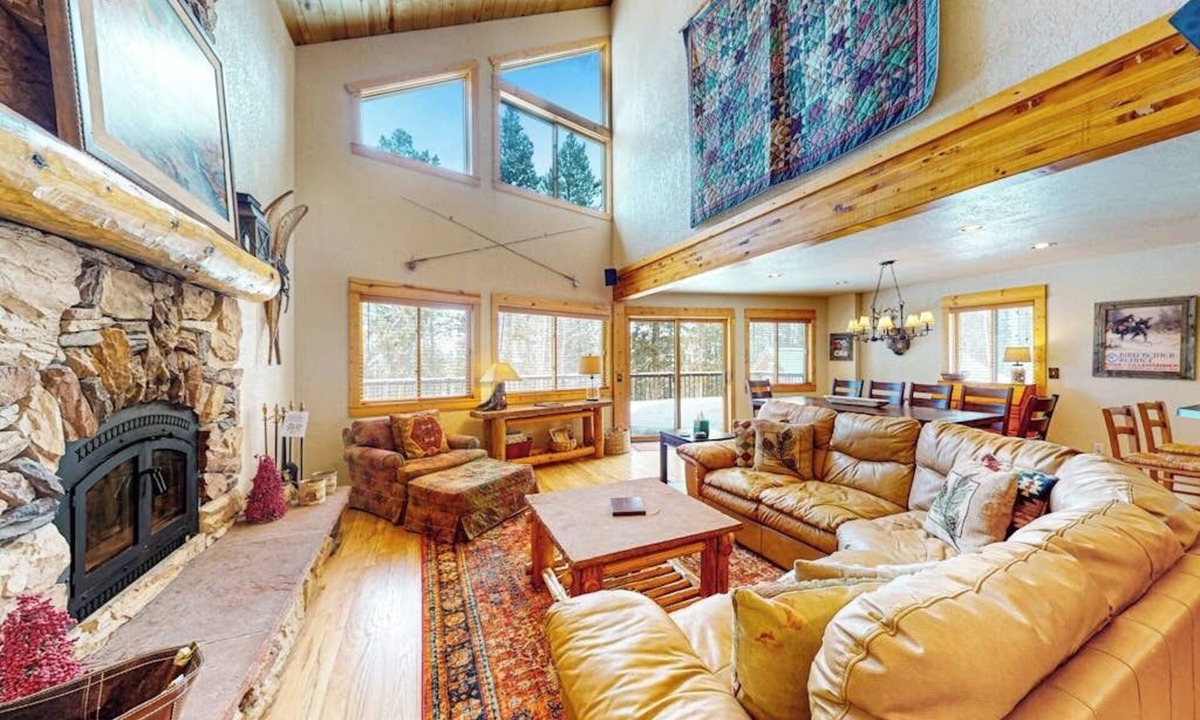 Sunset Ridge House | Dog-friendly mountain home with fireplace, firepit & ping-pong - great for kids