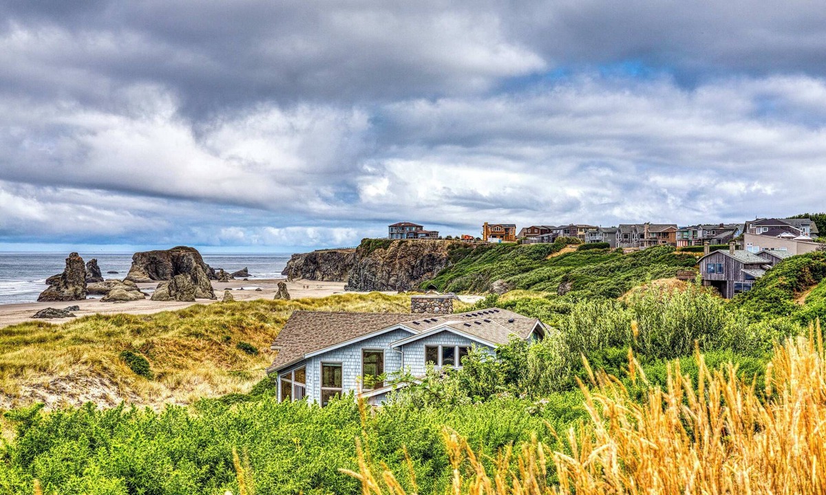 Bandon House | Dog-friendly oceanfront home on a bluff with spectacular views