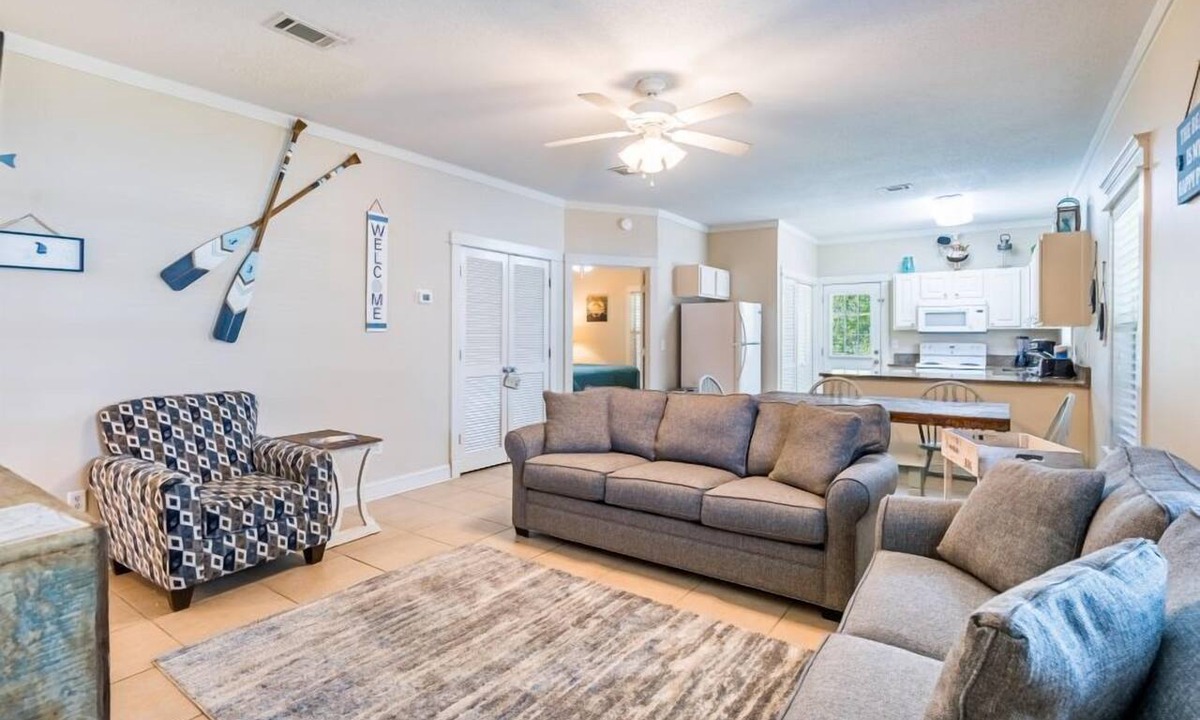 Orange Beach Condo | Dog-Friendly Orange Beach Villas w/Pool & Fishing Pond | Sleeps 8