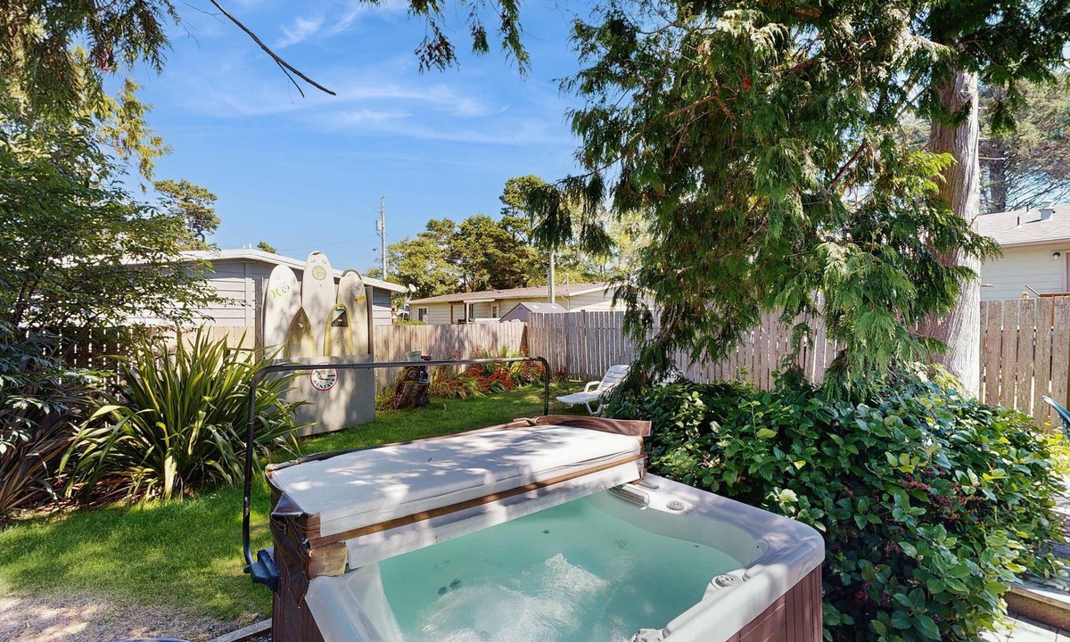Gleneden Beach House | Dog Friendly Oregon Coast Getaway with Private Hot Tub