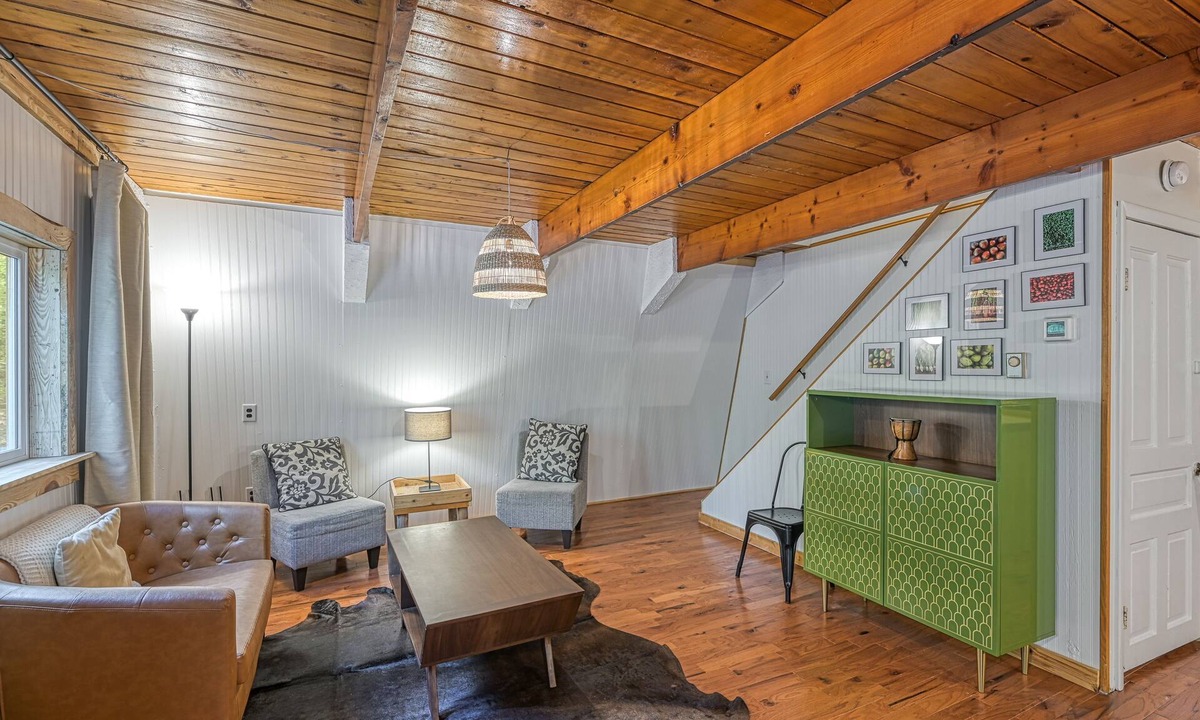 Crellin Cabin | Dog-friendly secluded cabin with hot tub, firepit, lawn games, & great deck