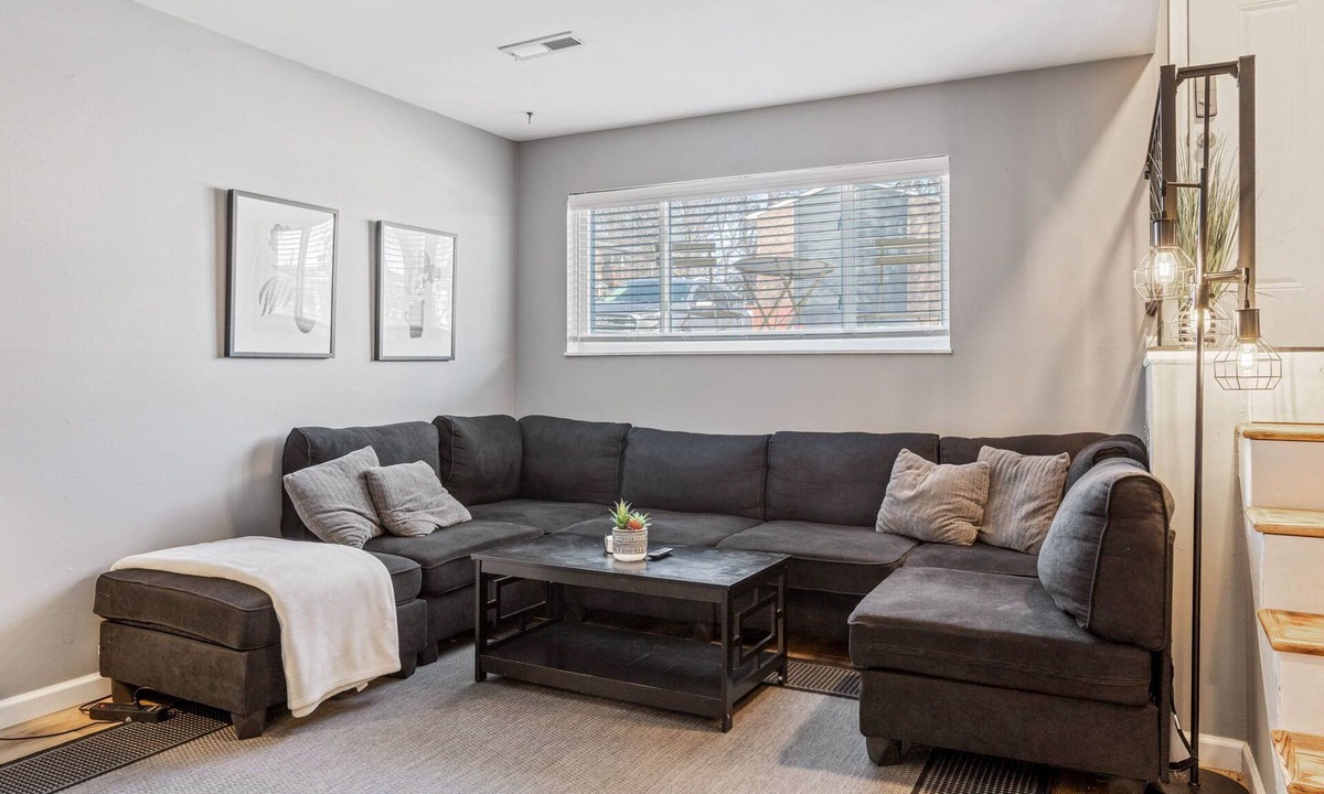 St. Charles House | Dog-Friendly Townhome Near Streets of Saint Charles