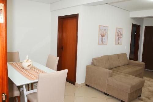 Centro Apartment | Dois quartos Cozinha completa Wi Fi Self check in com senha Central e perto de tudo a 4,4Km da Rodoviária e 15,4Km do Aeroporto Apartamento 101