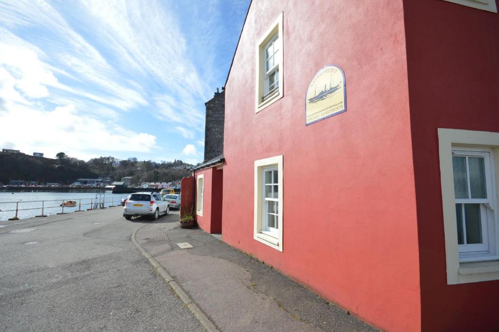 Tobermory House | Dolphin Apartment