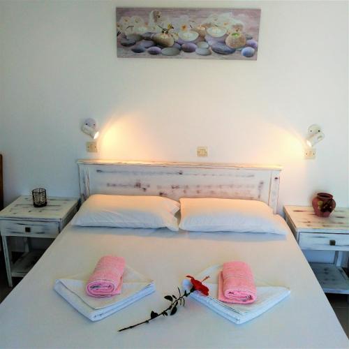 Antiparos Hotel | Dolphin Rooms