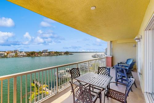 Clearwater Beach House | Dolphin's Cove - Clearwater Beach, FL