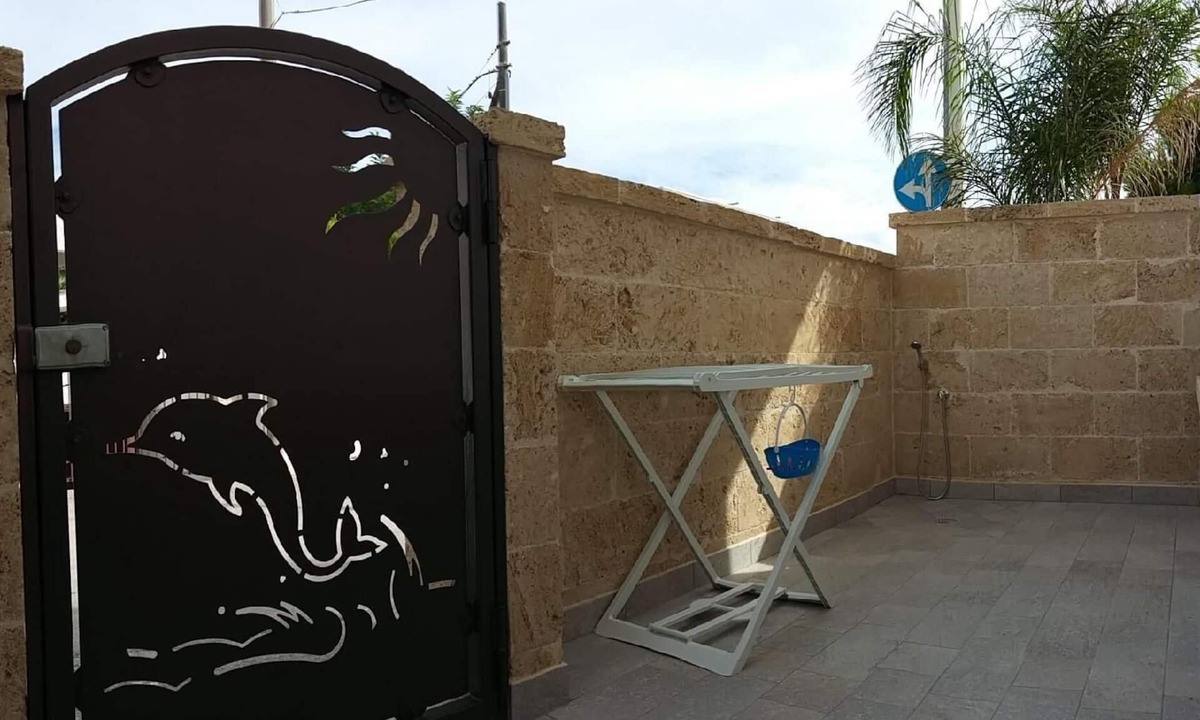 Campomarino di Maruggio Apartment | Dolphin' studio with terrace and garden