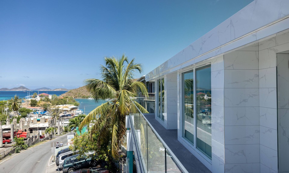 Estate Enighed Condo | Dolphin Suites