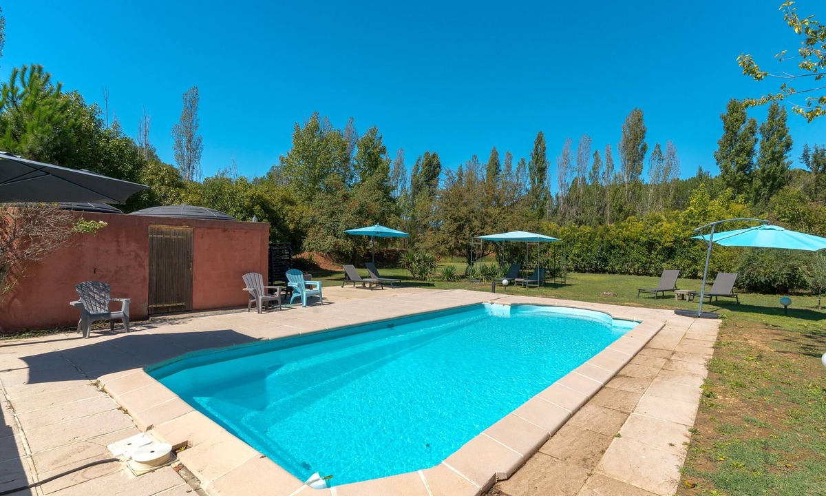 Roussillon House | Domaine Plan des Devens – Peaceful 4-Star Retreat with Private Terrace