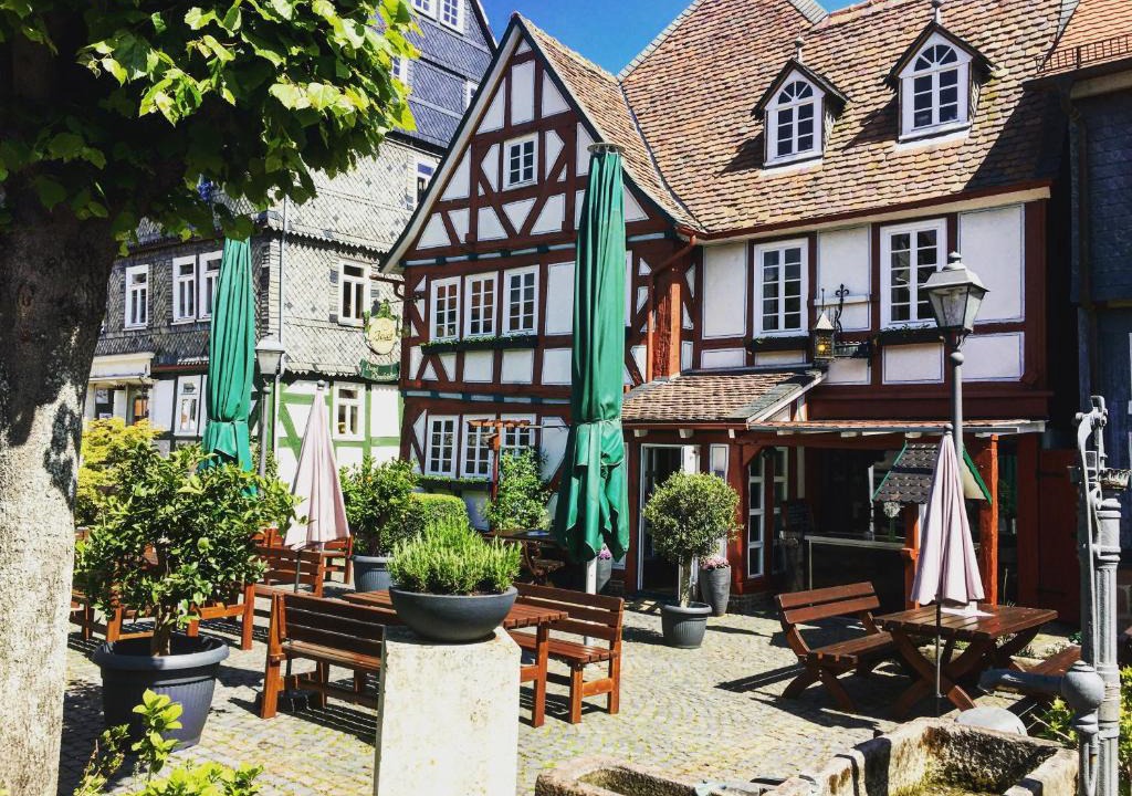 Amoneburg Hotel | Dombäcker