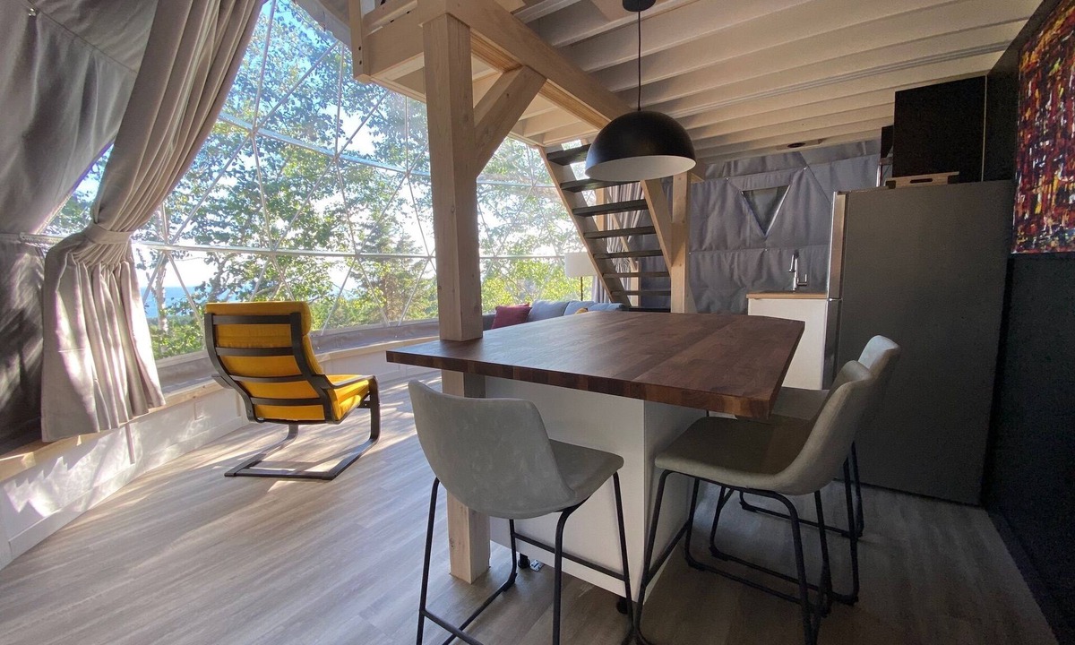 Perce Ski Chalet | Dome #1 forested at Domaine Renard