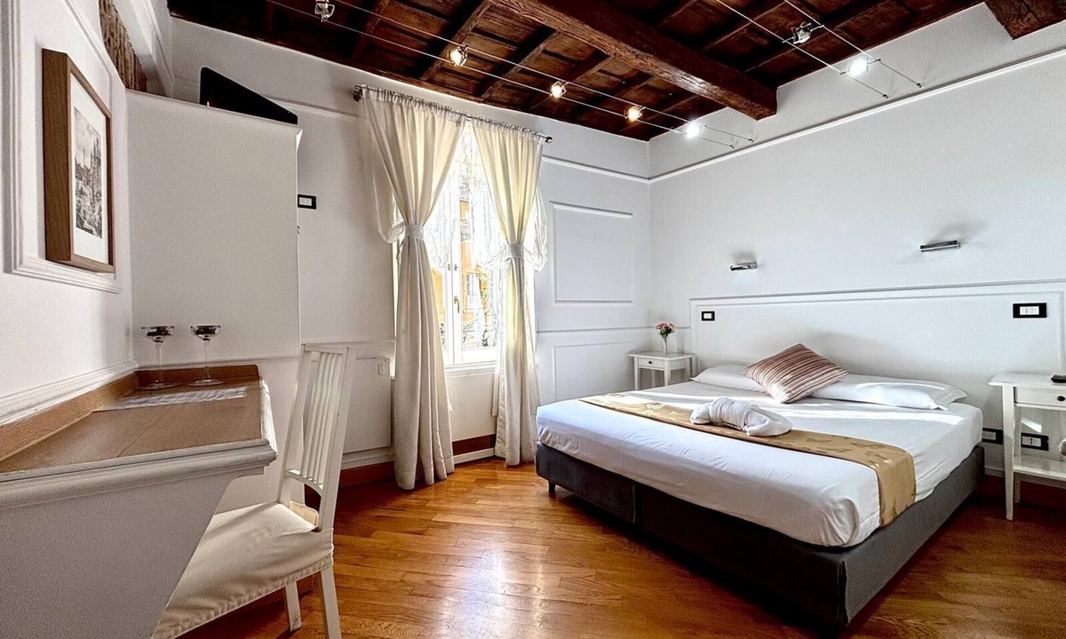 Rione VII Regola House | Domus Ester Roma