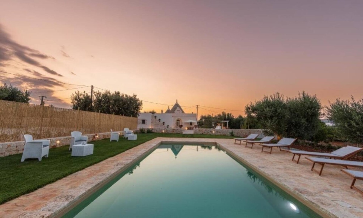 Old Town Cisternino Villa | Domus Petri 1908 Prickly Pear- Trulli with swimming pool in Itria Valley