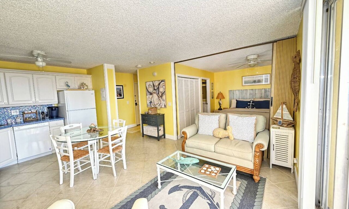 South Island Condo | Don's Beachside Paradise- EBT Club Unit 403- Dog Friendly