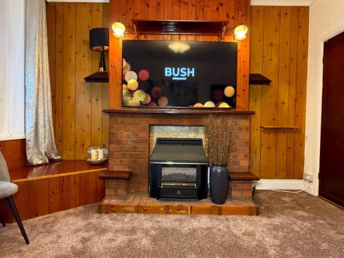 Doncaster House | Doncaster Three Bedroom House for 9