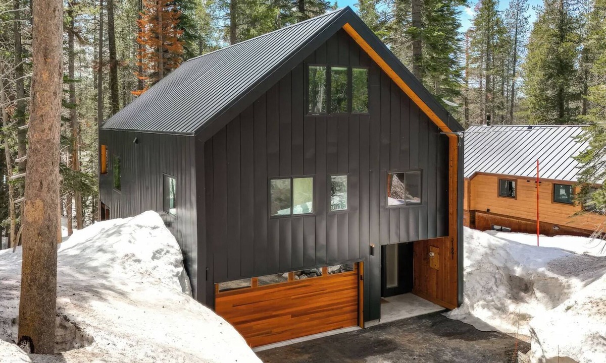 Soda Springs House | Donner Summit - Hot Tub, Fireplace & Mountain Views