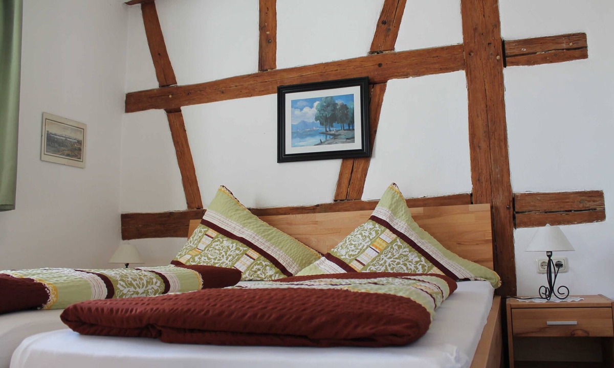 Bad Windsheim Bed & Breakfast | Doppelzimmer 1 - Pension Pastoriushaus