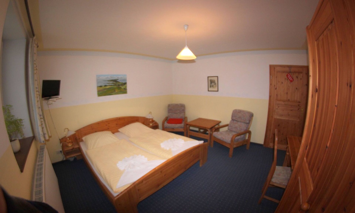 Kloster Bed & Breakfast | Doppelzimmer 7 Erdgeschoß - Pension Inselidyll