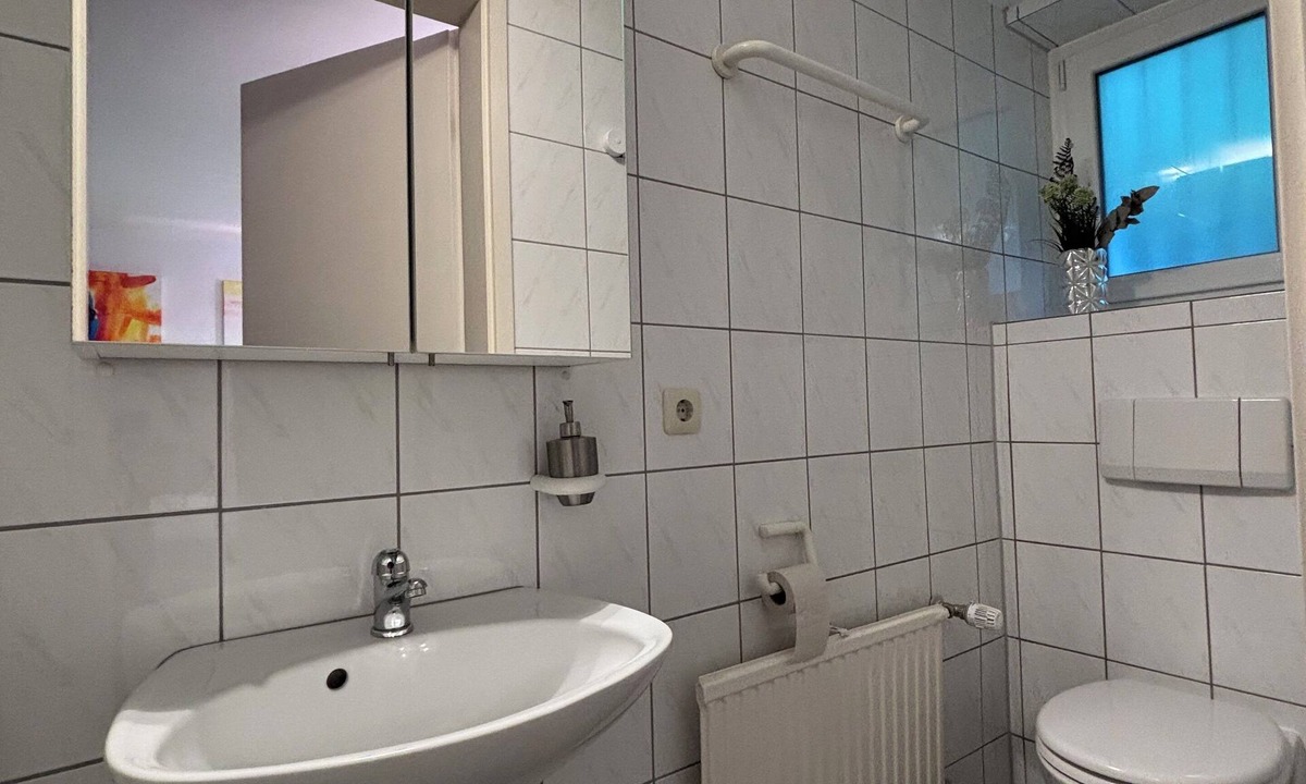 Birkach-Sud Apartment | Doppelzimmer mit Bad in Stuttgart-Birkach - Nähe SI-Zentrum, Messe, Flughafen