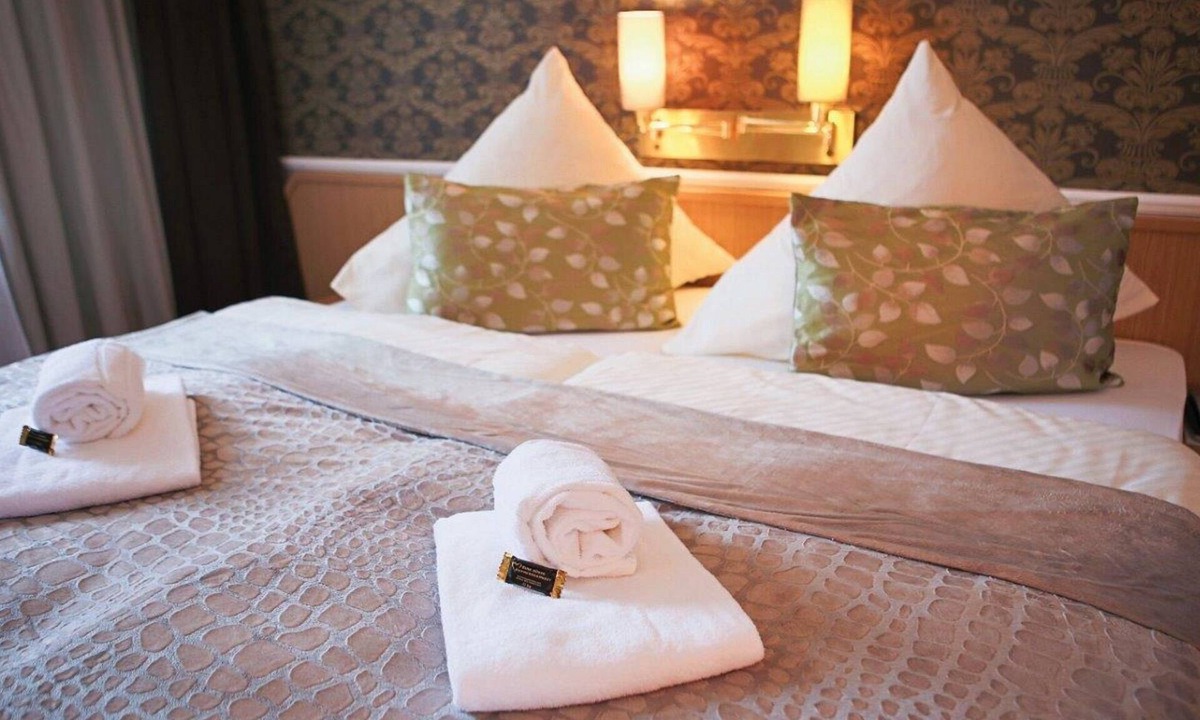 Kallinchen Apartment | Doppelzimmer mit Dusche und WC
