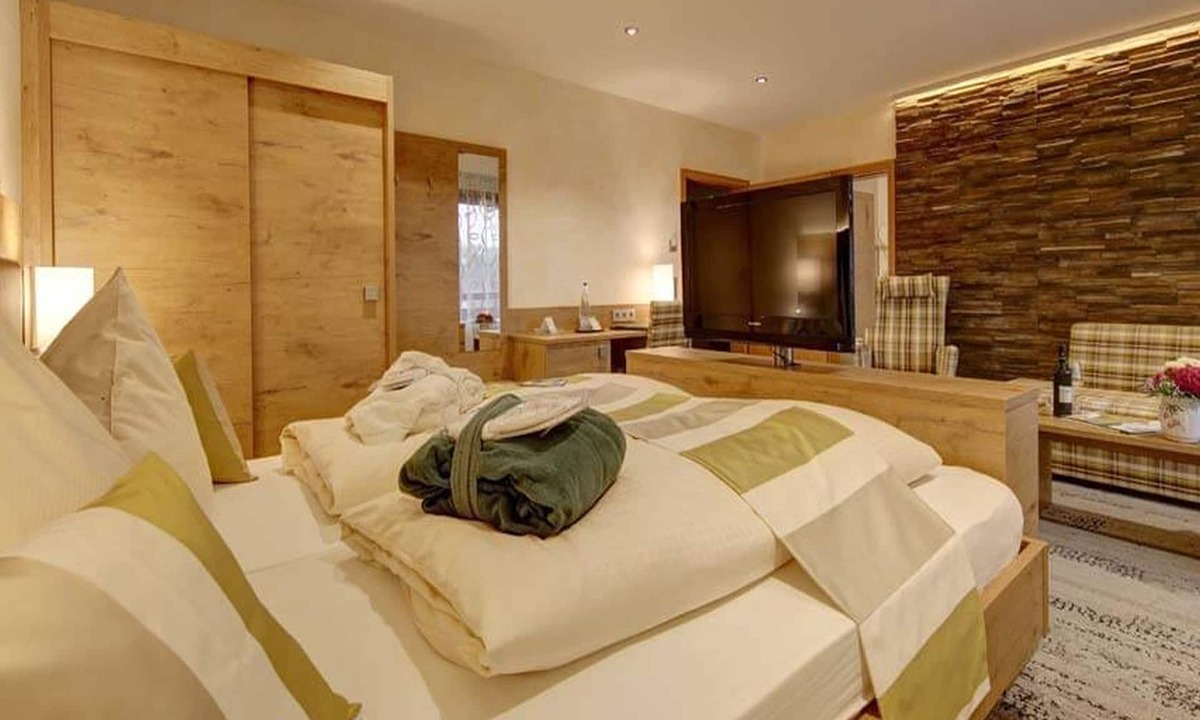 Schoemberg Apartment | Doppelzimmer Talseite Deluxe mit Frühstück