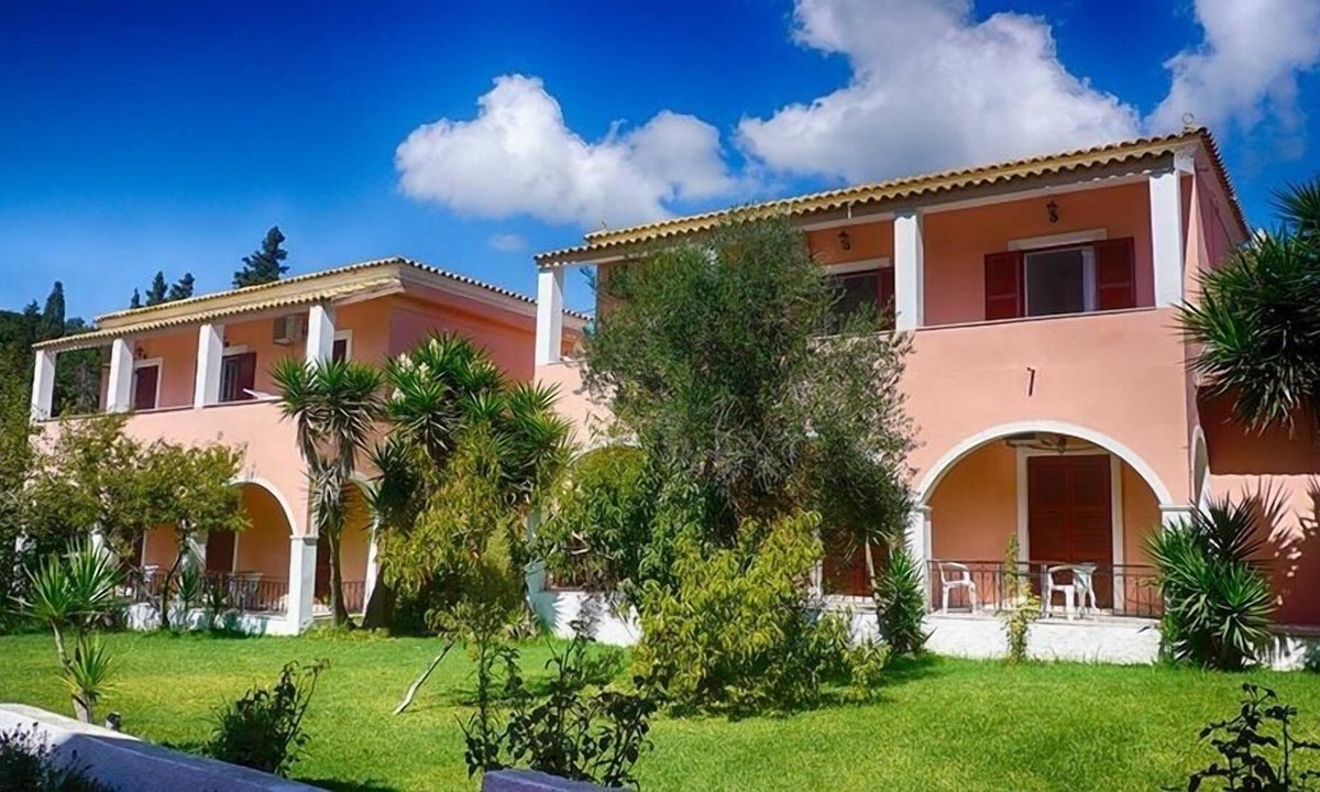 Agios Georgios Pagon Apartment | Dora Apartment 3 - in a quiet location only 300m from the sandy beach - in the bay of Agios Geo