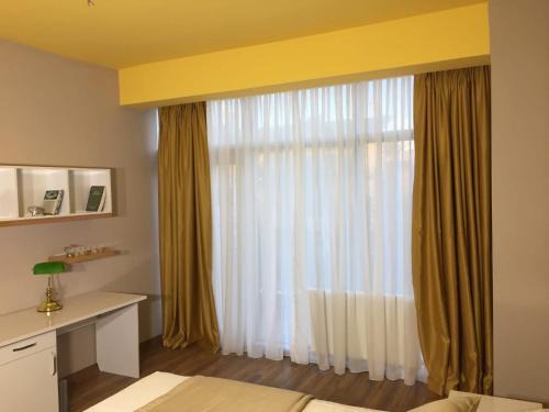 Ankara Apartment | Dora Suit