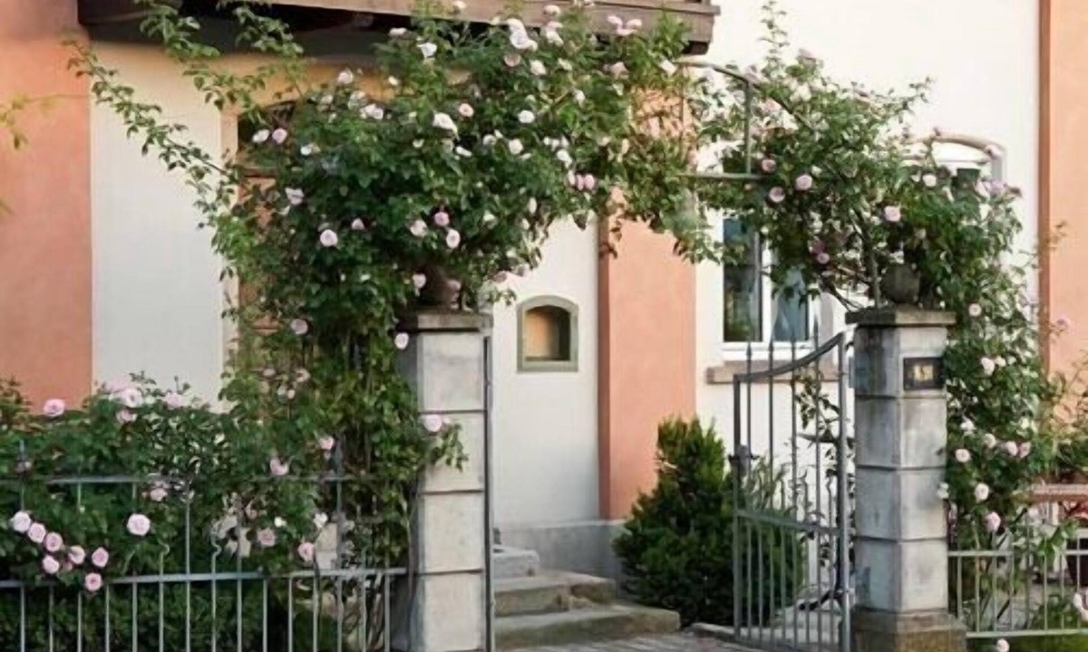 Deggendorf House | Dorfschänke