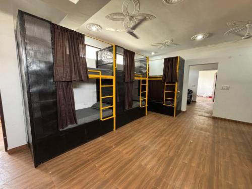 Bullawala Hostel | Dorm Hub
