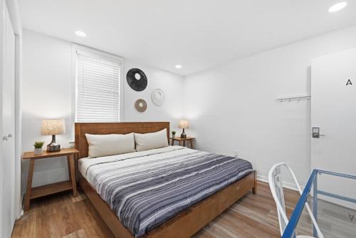 Dormont House | Dormont, Pittsburgh !A Spacious and Modern Private Bedroom with Shared Bathroom
