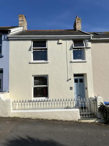 Instow House | Dot's Cottage
