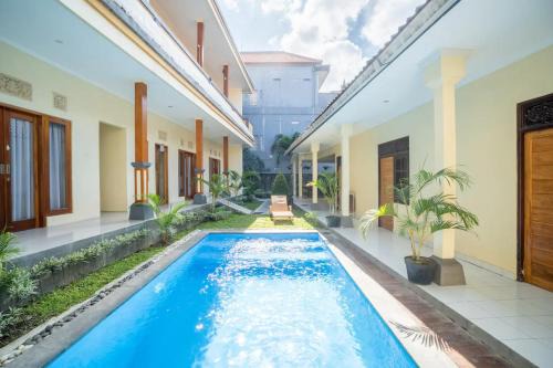 Batu Bolong House | Double A Guesthouse