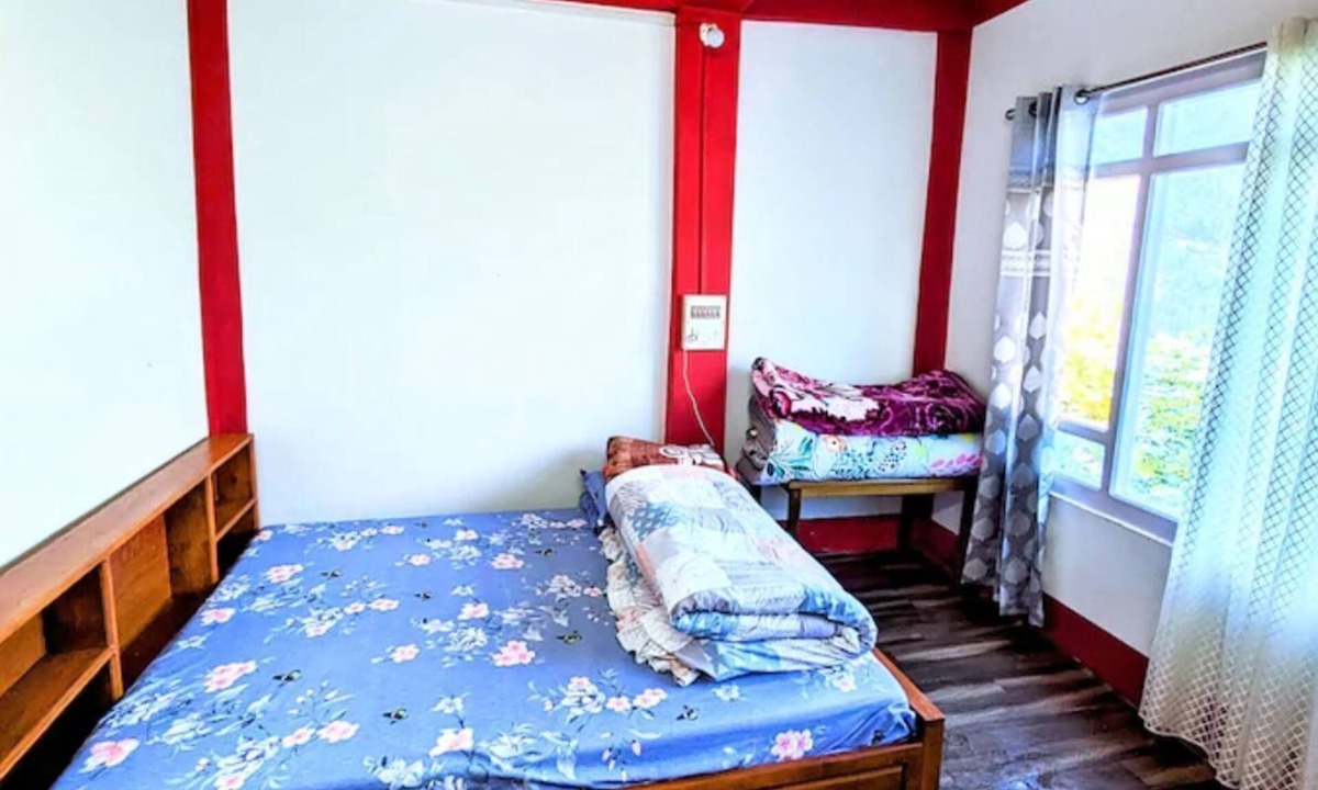 Bomdila Bed & Breakfast | DOUBLE BED DELUXE ROOM