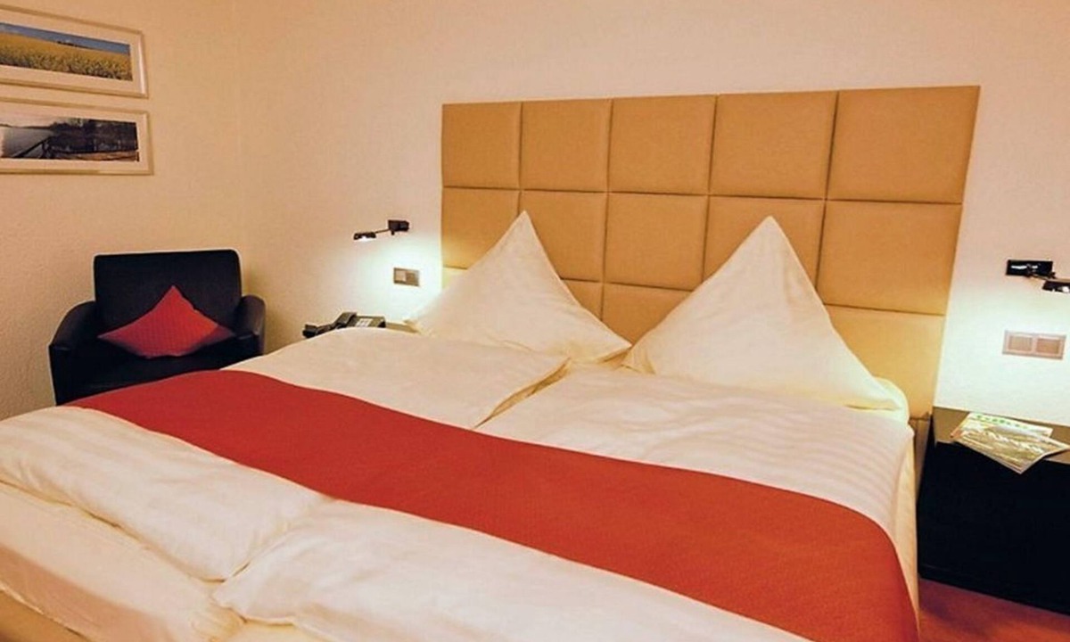 Kell am See House | Double for single use, shower/WC - Hotel-Restaurant Zur Post