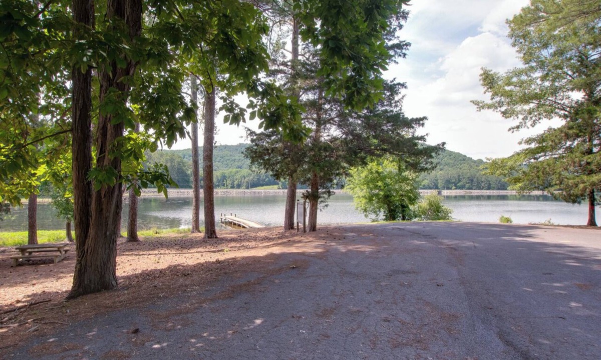Groveoak House | Double Launch Landing Lake Guntersville Retreat