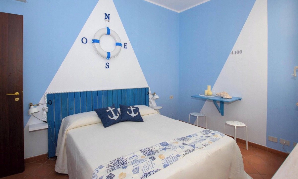 Sferracavallo Apartment | Double or twin room with private bathroom in Palermo - Sea area