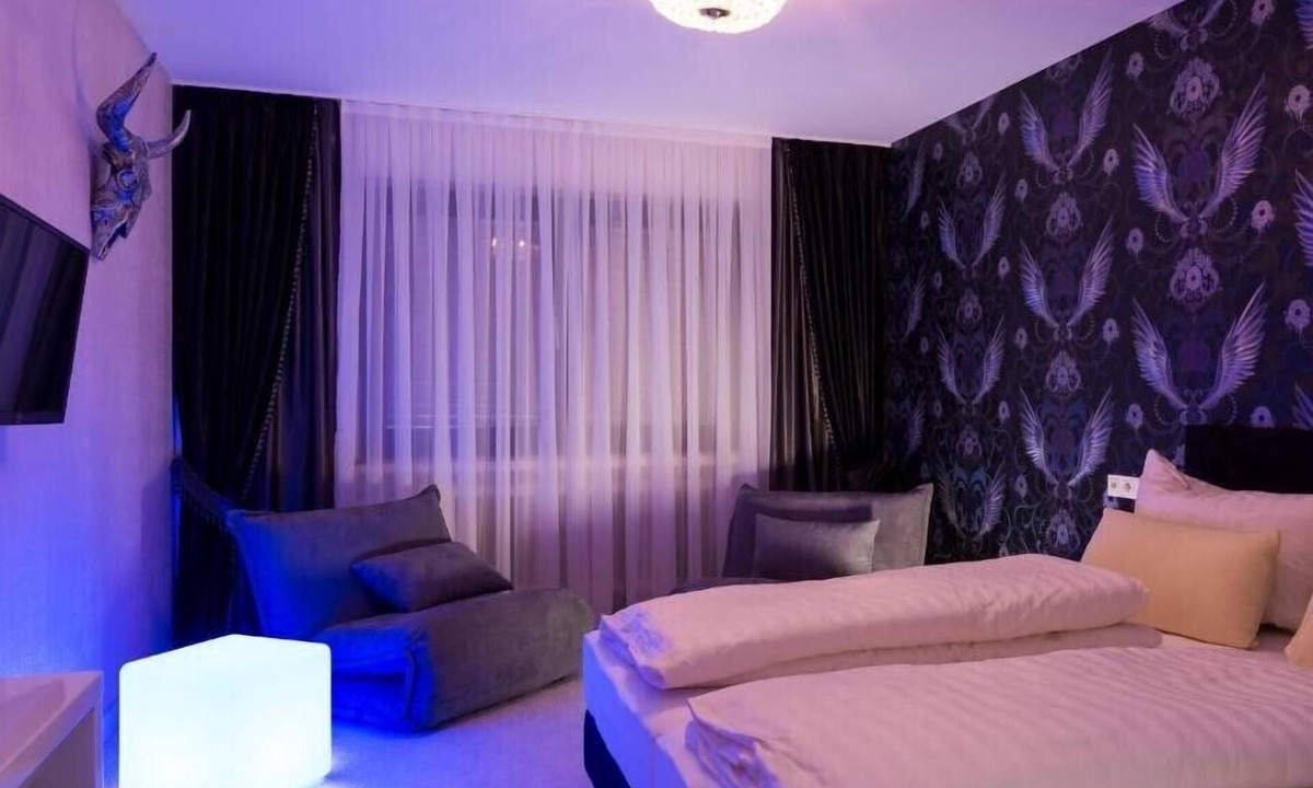 Ailingen Apartment | Double room, 20 sqm with private bathroom, max. 2 persons