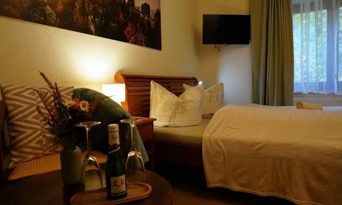 Gersdorf Bed & Breakfast | Double room BASTEI - WITHOUT breakfast - - Pension Zum historischen Kalkwerk