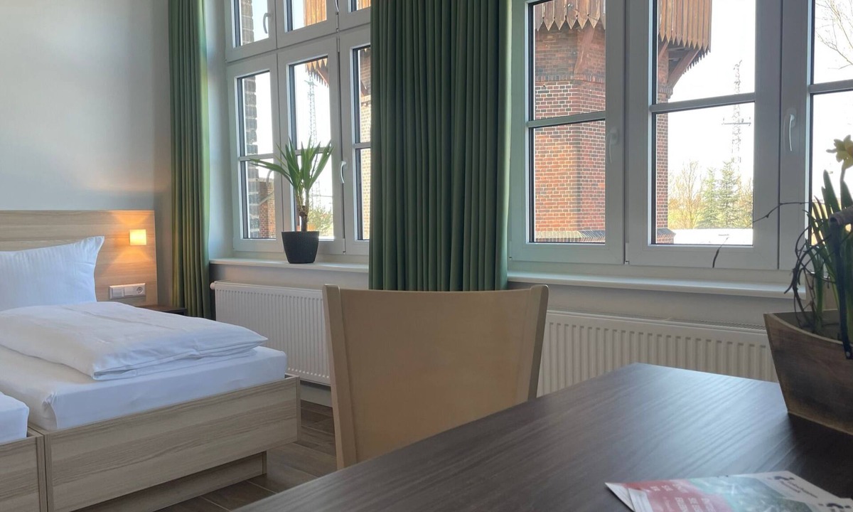 Pasewalk Bed & Breakfast | Double room comfort - Laboratory II - Lokschuppen Pasewalk- Guest houses with double room, single room