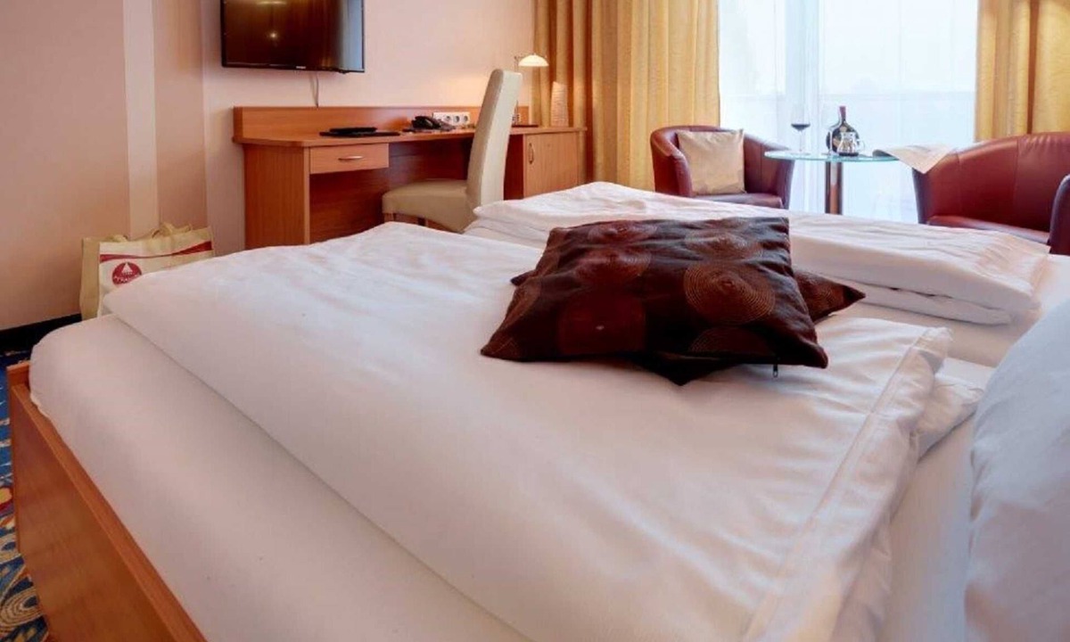 Bad Windsheim House | Double Room - Kurhotel Pyramide AG