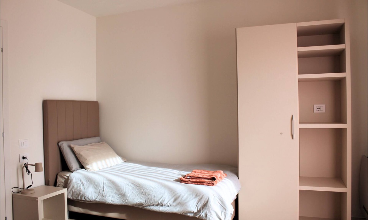 Imola Apartment | Double room, private bathroom outside the room