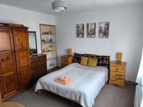 Rosyth House | Double Room Private Bathroom Value12 Edinburgh Airport 8Mi