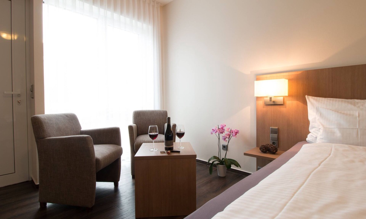 Bockingen Bed & Breakfast | Double room terrace - Gästehaus Bauer with winery