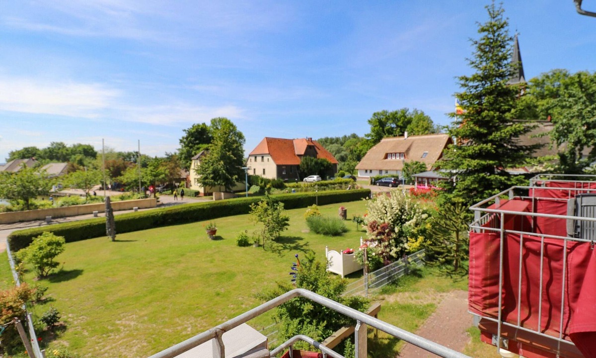 Ostseebad Wustrow Apartment | Double room with balcony and Bodden view directly at the harbor of Wustrow