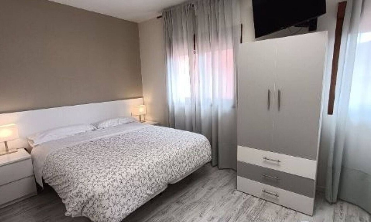 Munebrega Apartment | Double room with hydromassage bathtub 90
