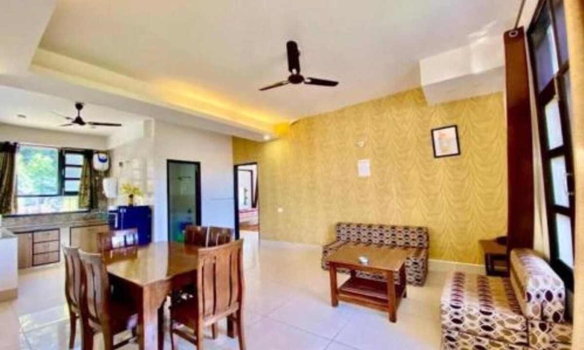 Kasauli Apartment | Double Room with Mountain View - The Terrace Retreat by StayVues