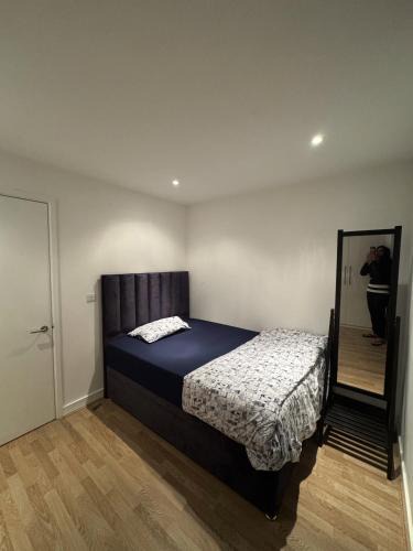 Cubitt Town House | Double Room With Private Bathroom - Canary Wharf